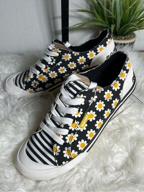Rocket Dog Black Canvas Sneakers with White & Yellow Daisy Print